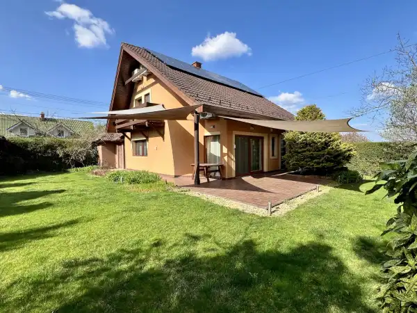 Eladó családi ház, Velence 3 szoba 120 m² 144.9 M Ft