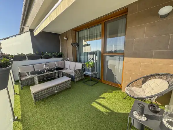 Eladó újszerű téglalakás, Székesfehérvár 2 szoba 63 m² 89 M Ft