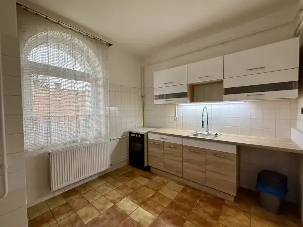 Kiadó téglalakás, Székesfehérvár 1 szoba 38 m² 160 E Ft/hó